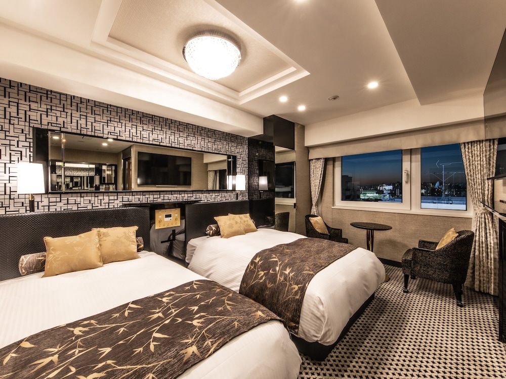 DELUXE, TWIN BEDS