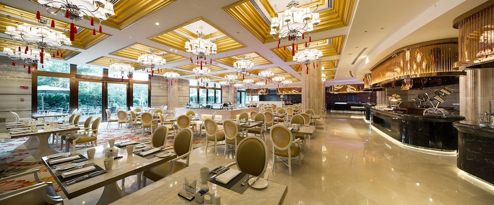 Fuzhou Jeurong Hotel 47/72