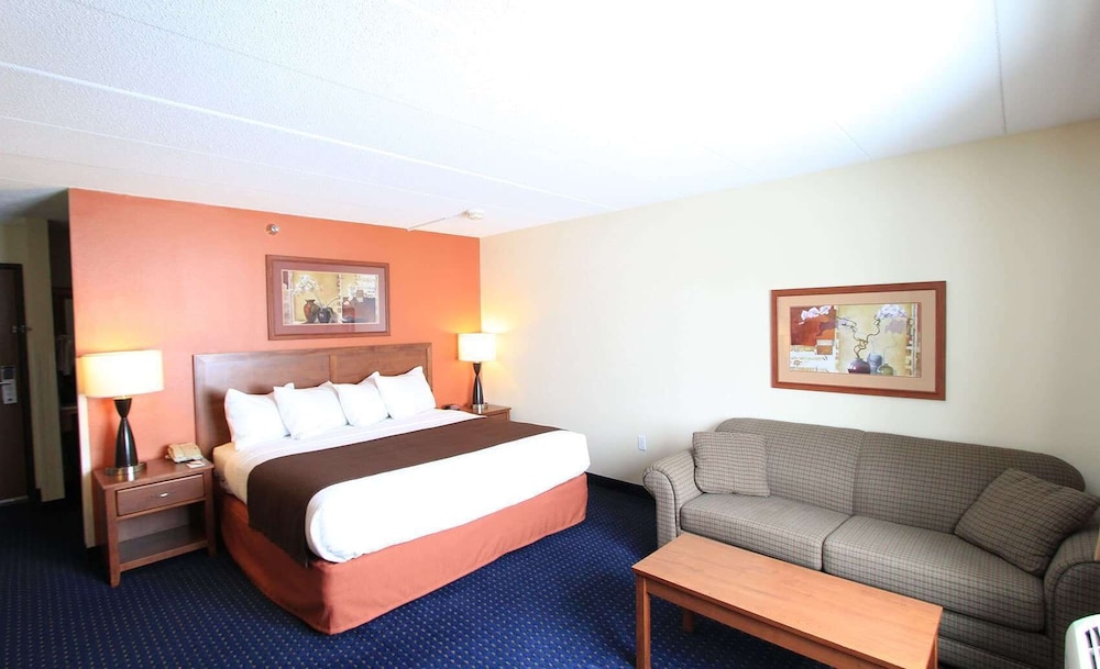 AmericInn by Wyndham Cedar Rapids/CID Airport 8/39