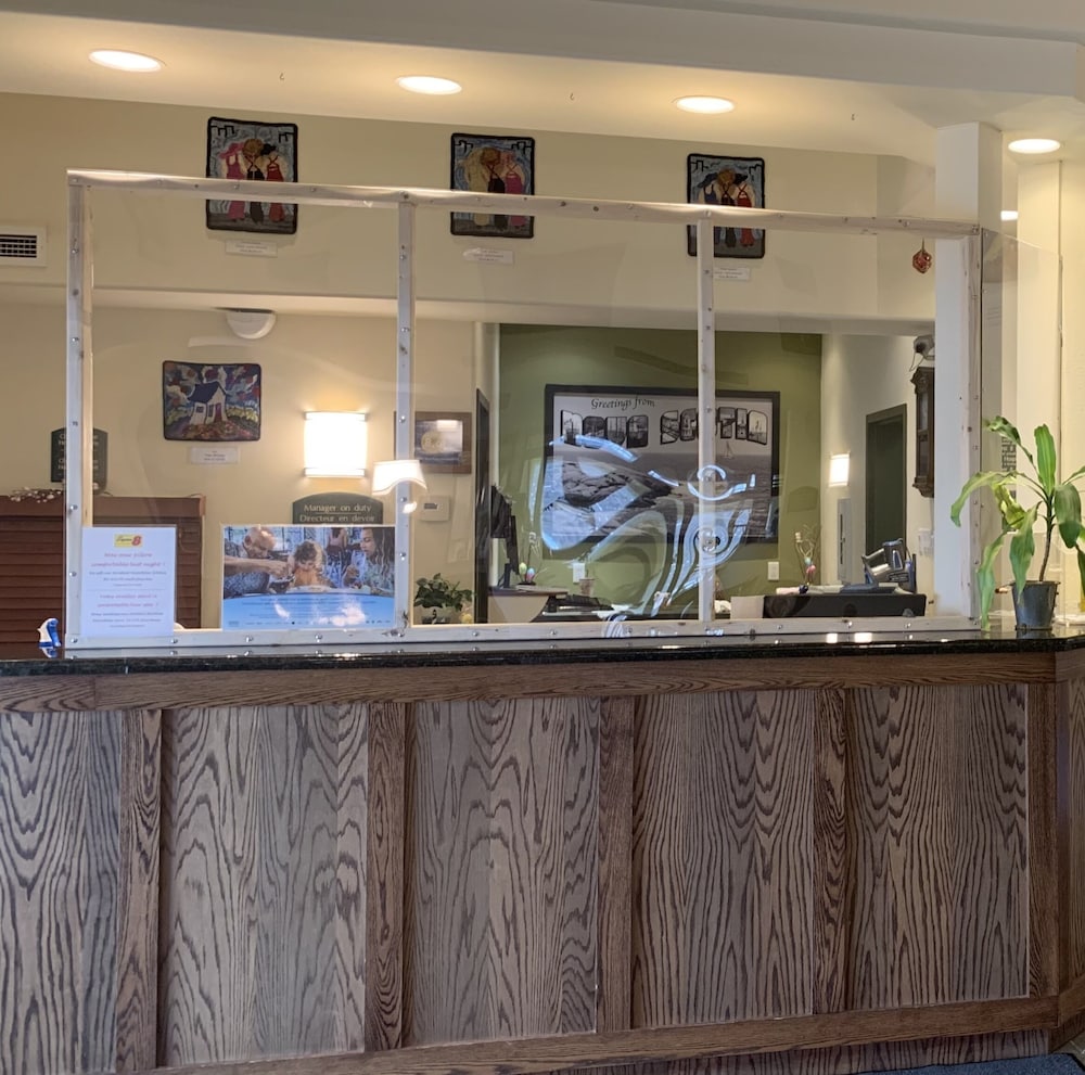 Super 8 By Wyndham Amherst NS 7/49