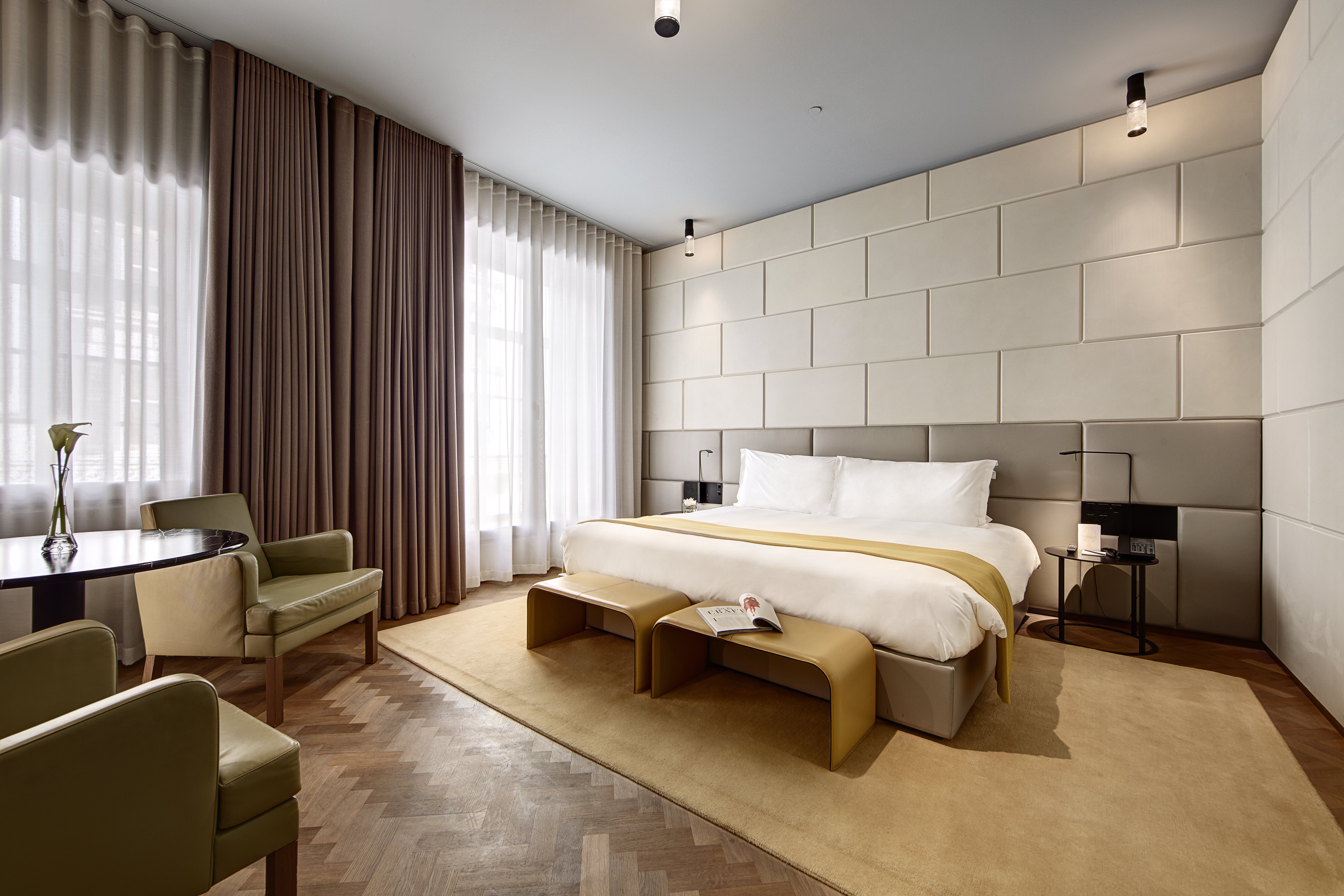 GRAND DELUXE GUESTROOM