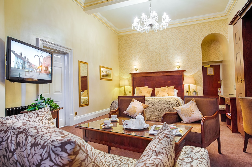 Classic Lodges Bagden Hall Hotel 33/63