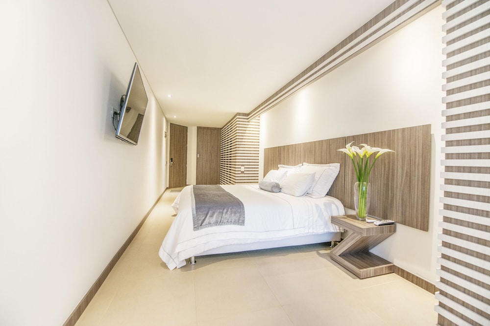 Aparta Suites Torre Poblado 12/40