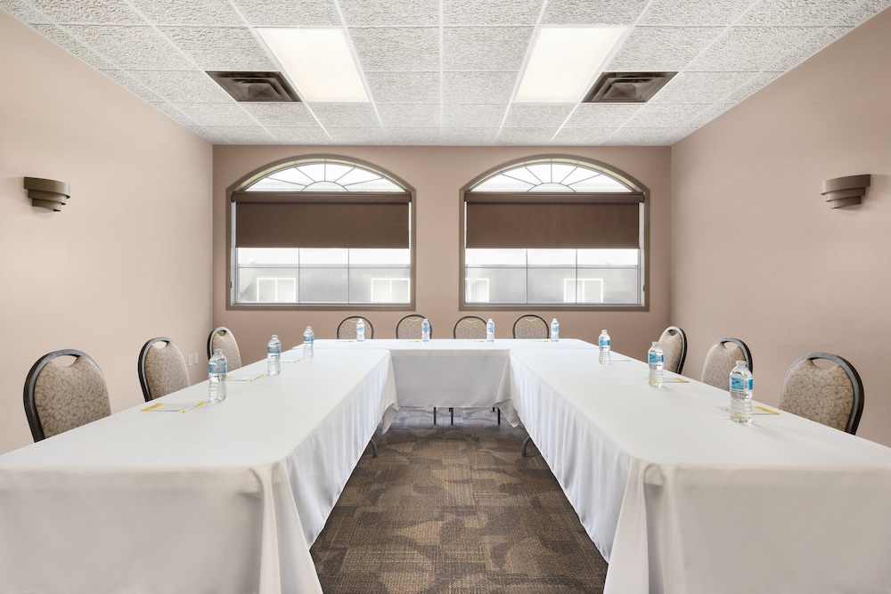 Coast Swift Current Hotel 37/65