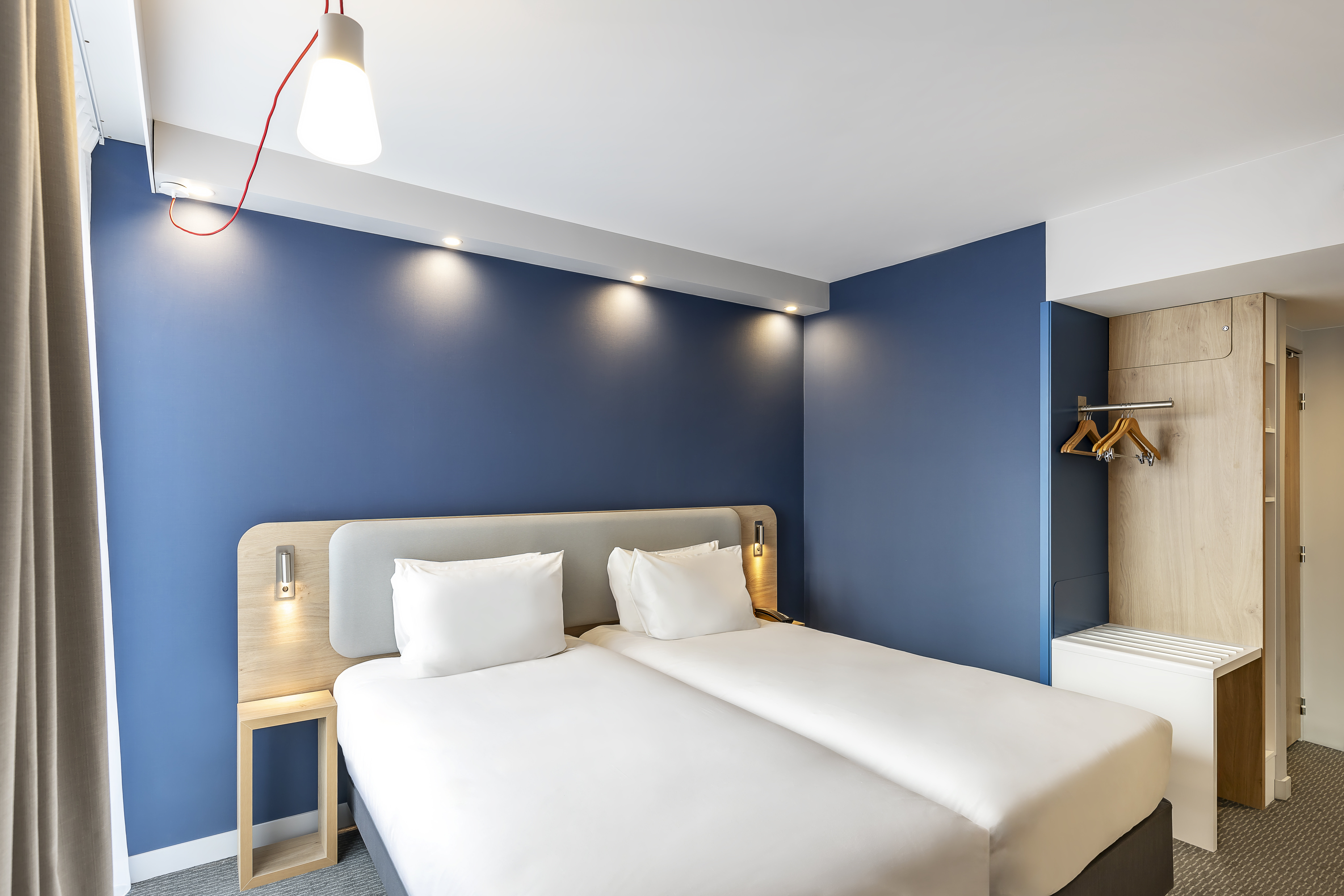 غرفة قياسية بسريرين منفصلين، Holiday Inn Express Paris - Poissy, an IHG Hotel 2/4