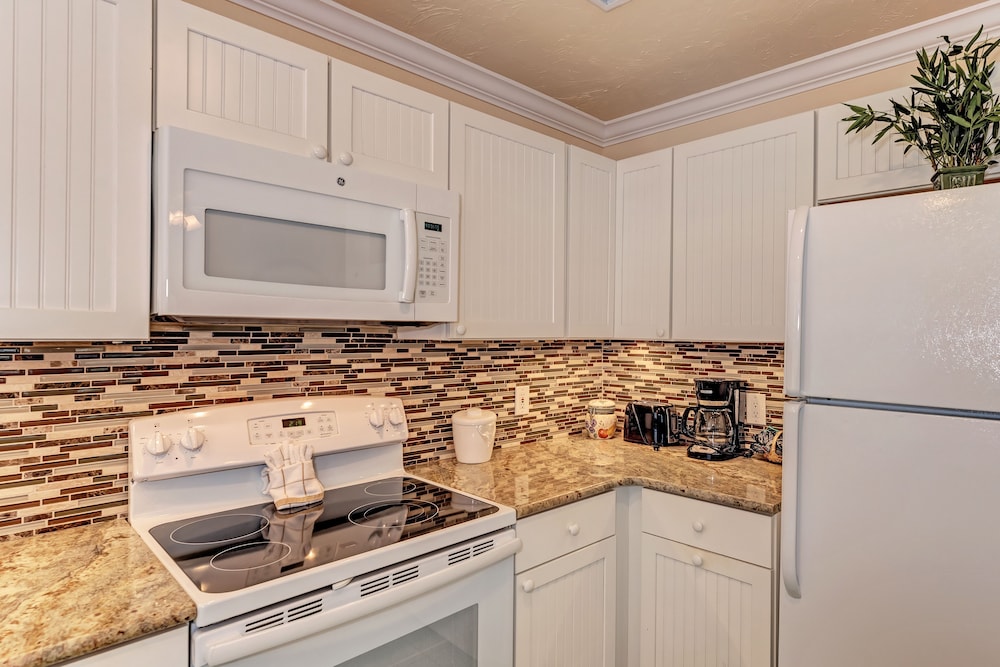 Tradewinds Beach Resort 45/68