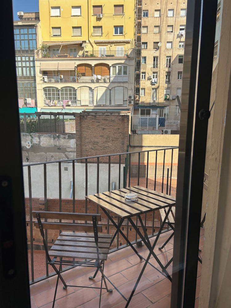 Hostal Delfos 34/49