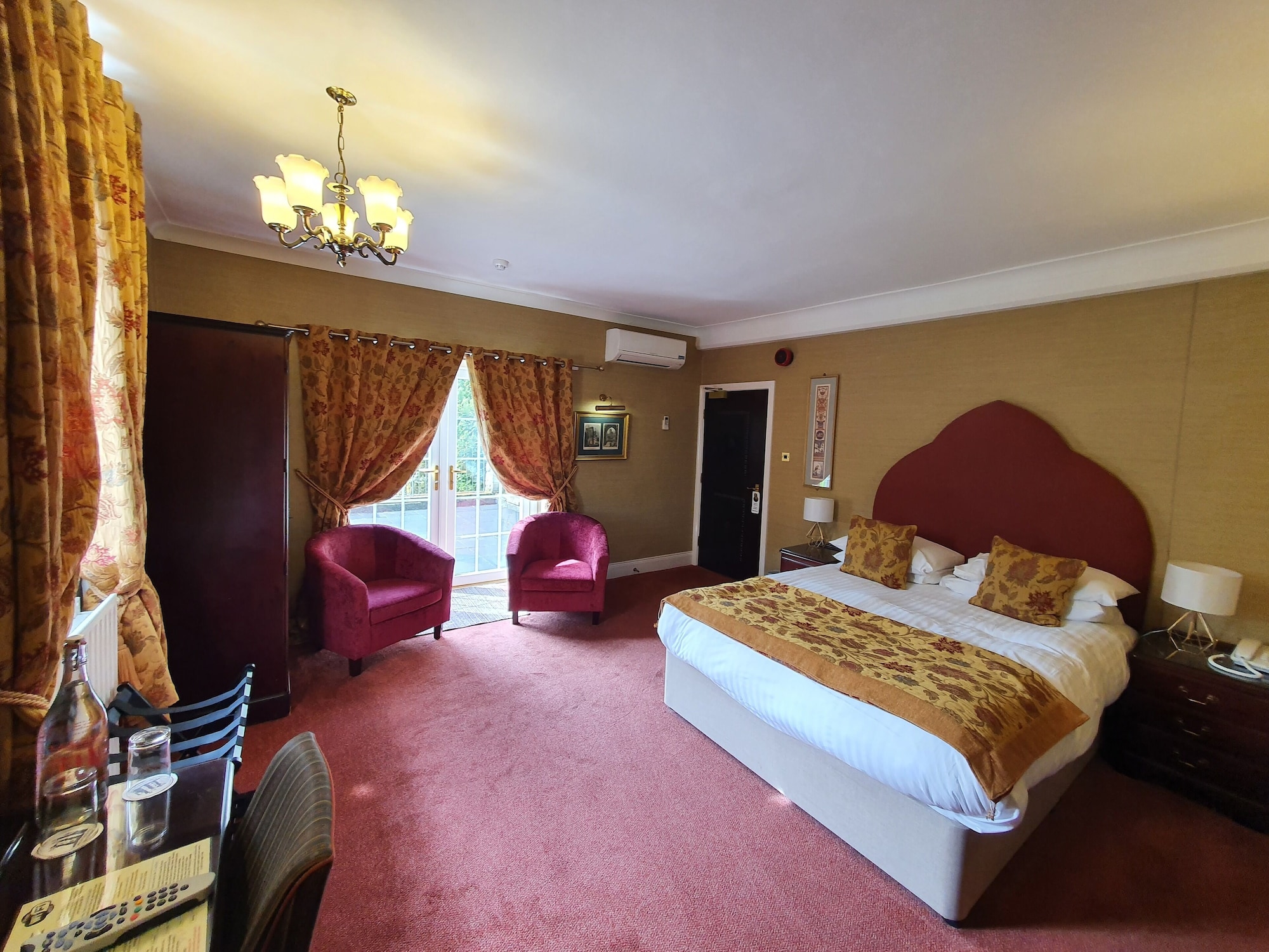 Classic, Double Bed, Langley Castle Hotel 3/5