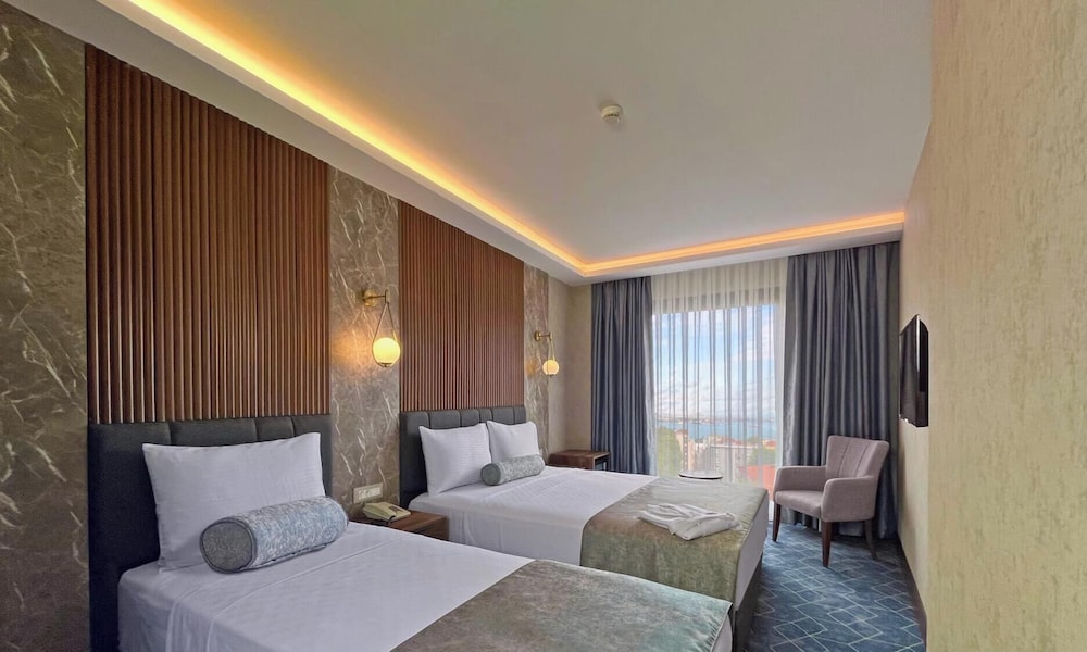STANDARD, TRIPLE, SEA VIEW