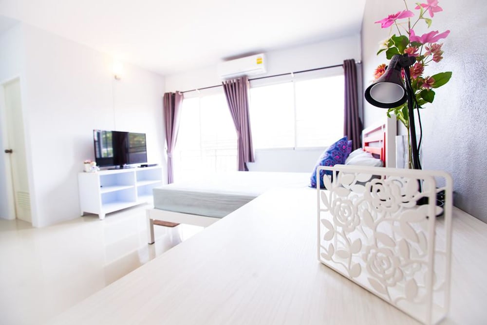 Room 9 Residence - Adult Only 24/43
