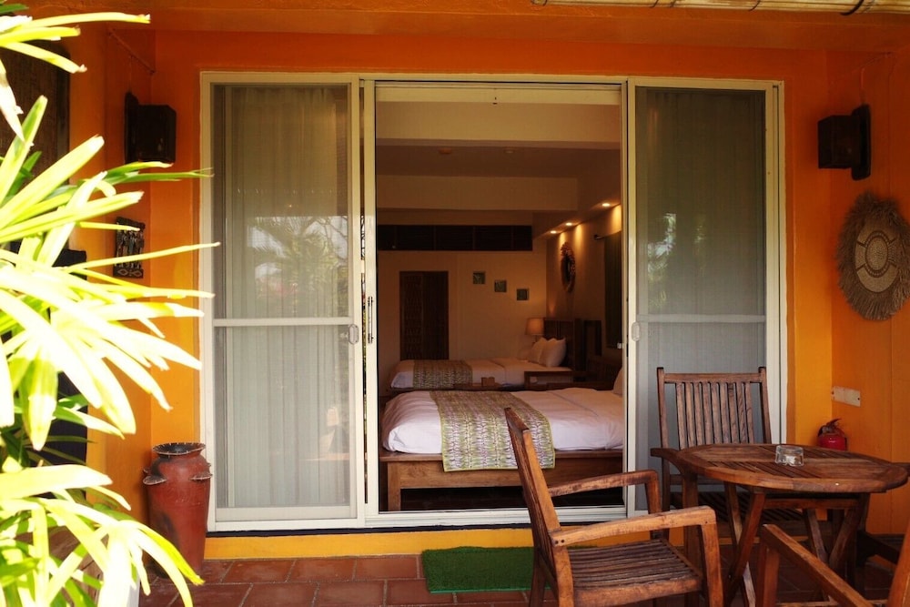 Red Garden Resort 9/70