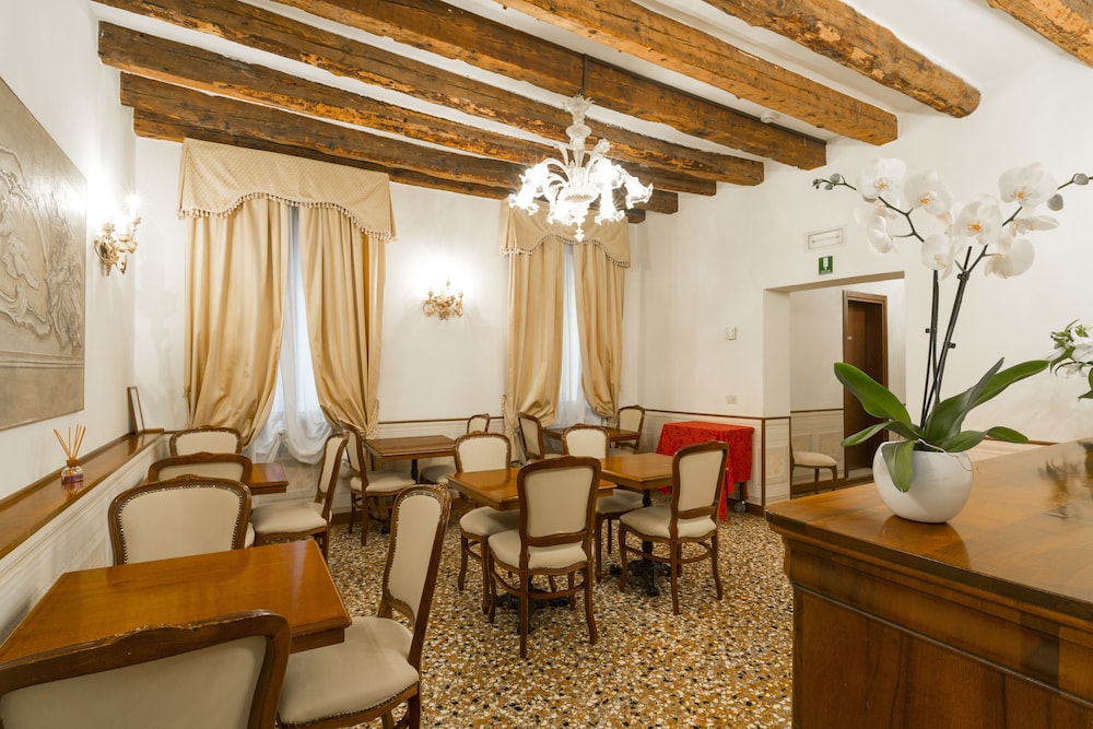 PALAZZO GUARDI 49/75