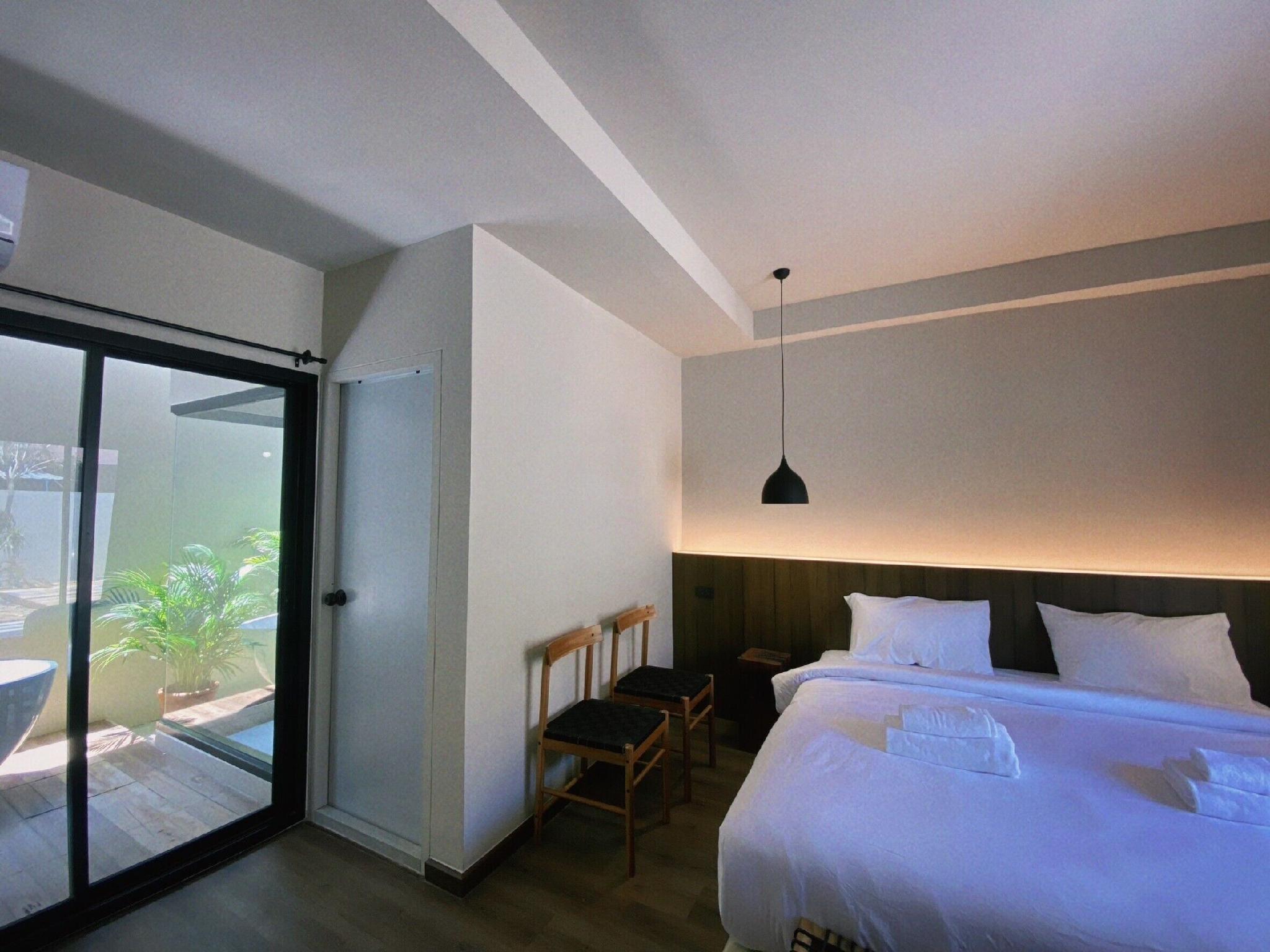 Executive, King Bed, Bathtub, Garden Area