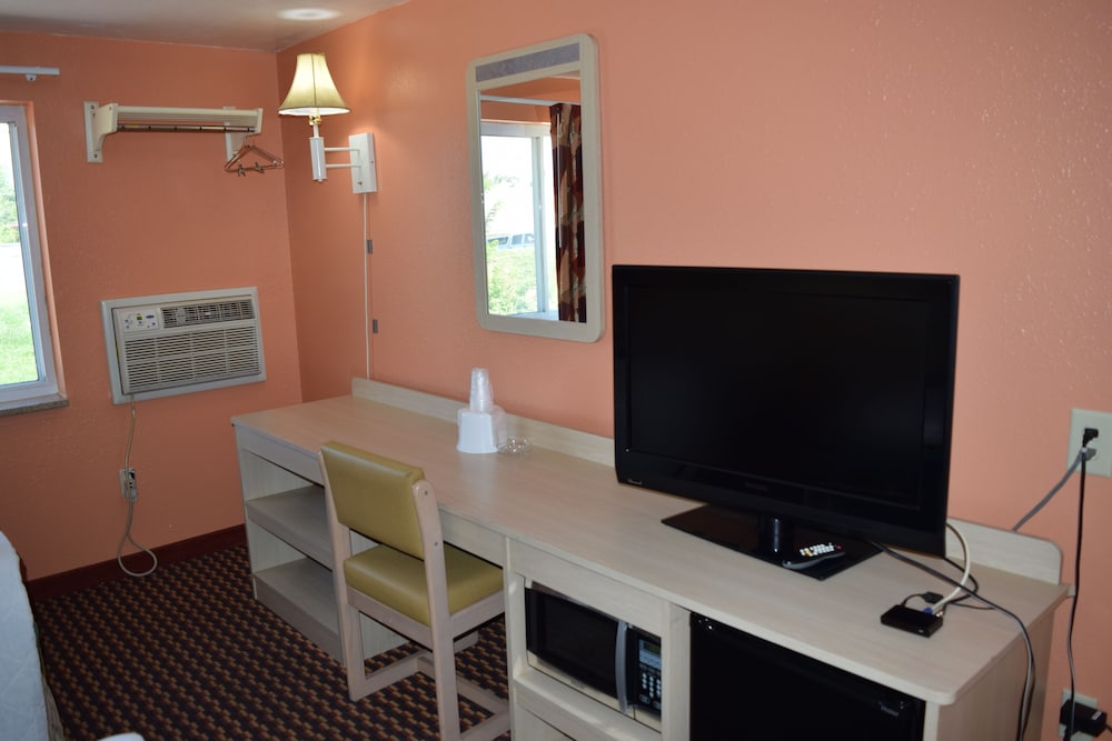 Americas Best Value Inn Jefferson City 31/33