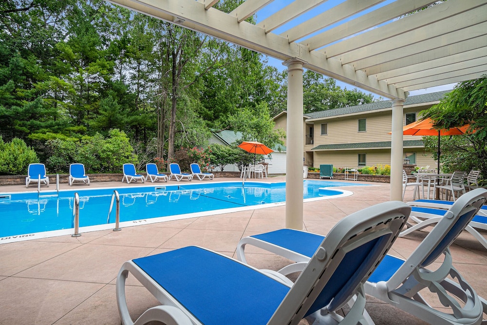 Howard Johnson by Wyndham Traverse City 26/47