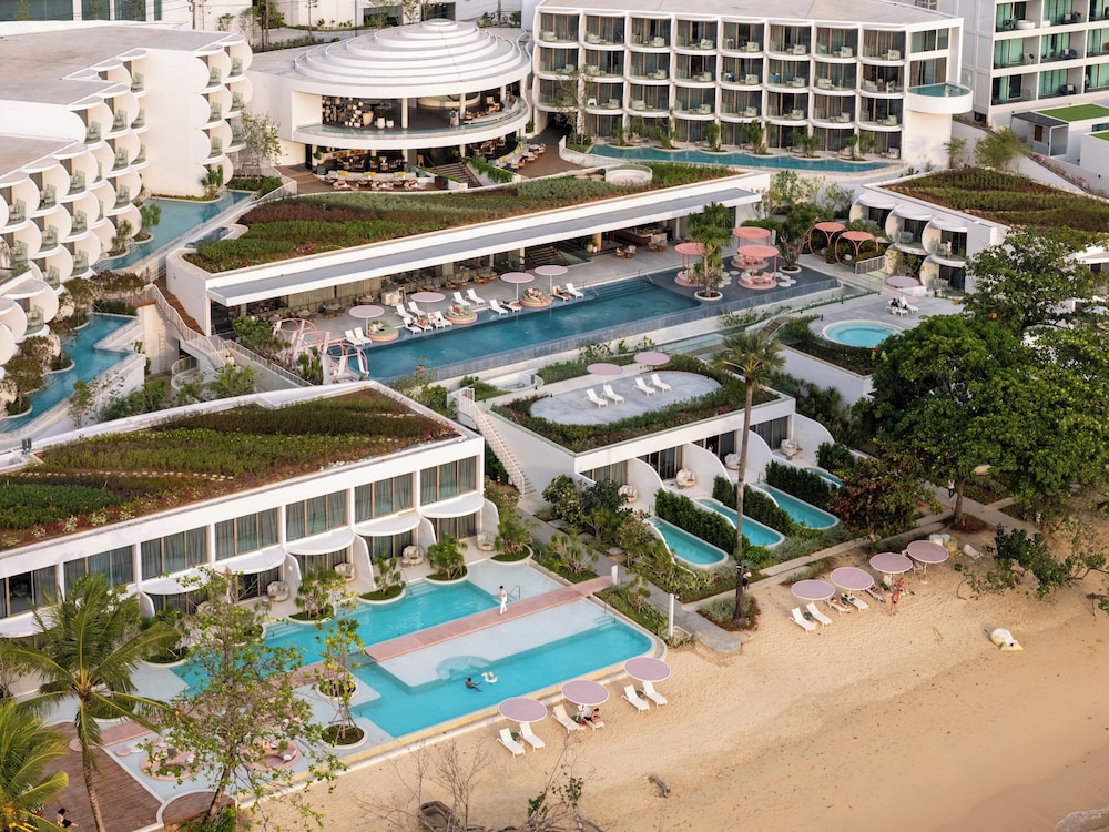 Veranda Resort Phuket, Autograph Collection in Wichit