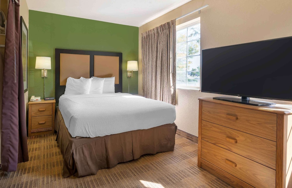 استوديو ديلوكس بسرير كوين مع أريكة، Extended Stay America - Louisville - Alliant Avenue 2/5