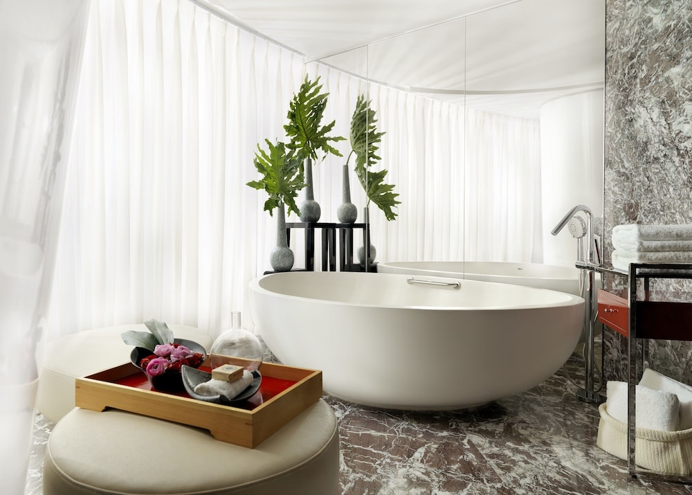Four Seasons Hotel Guangzhou 55/56