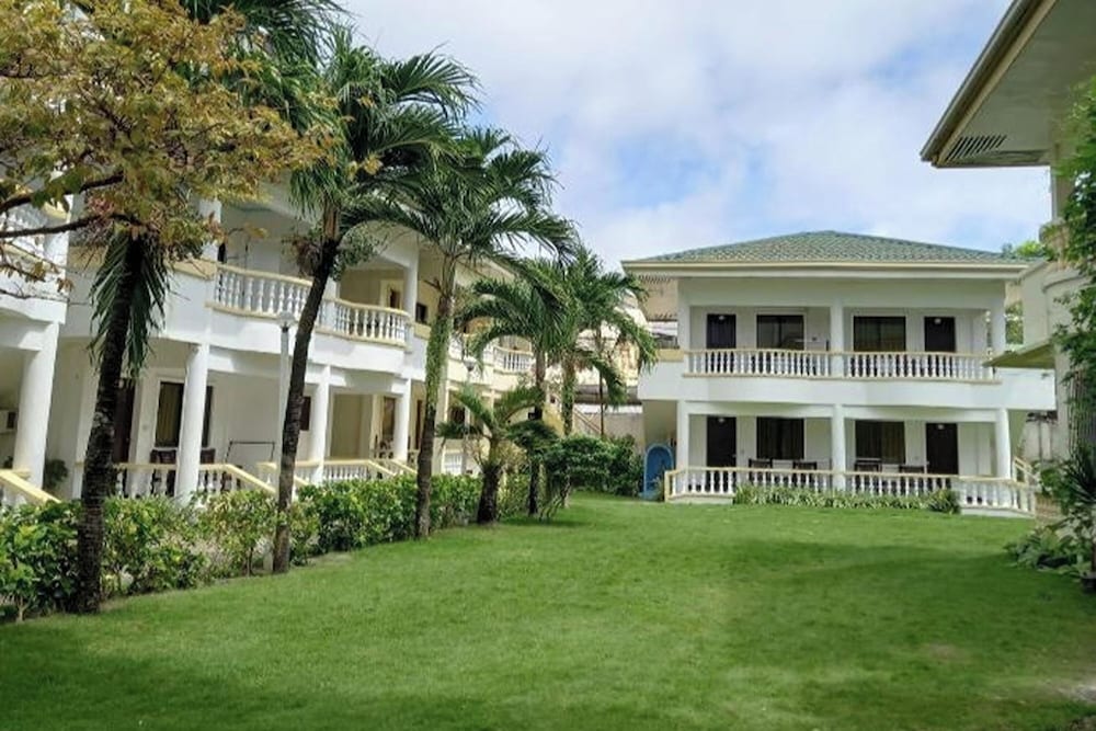 BANS BEACH RESORT 35/40