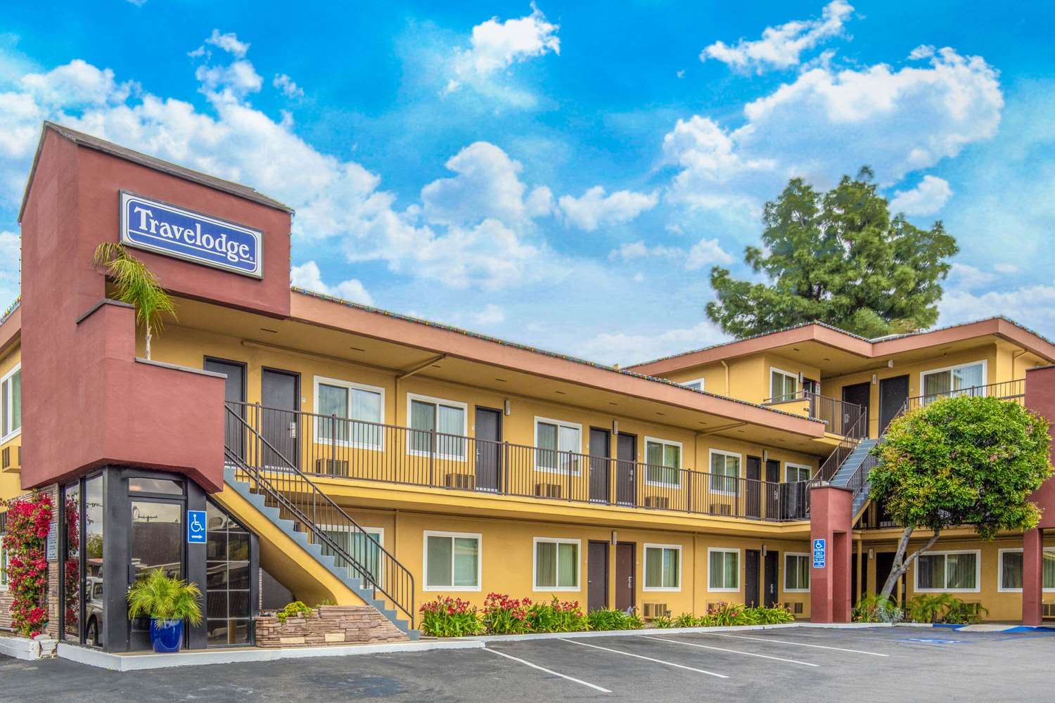 Travelodge By Wyndham Burbank-Glendale 28/28