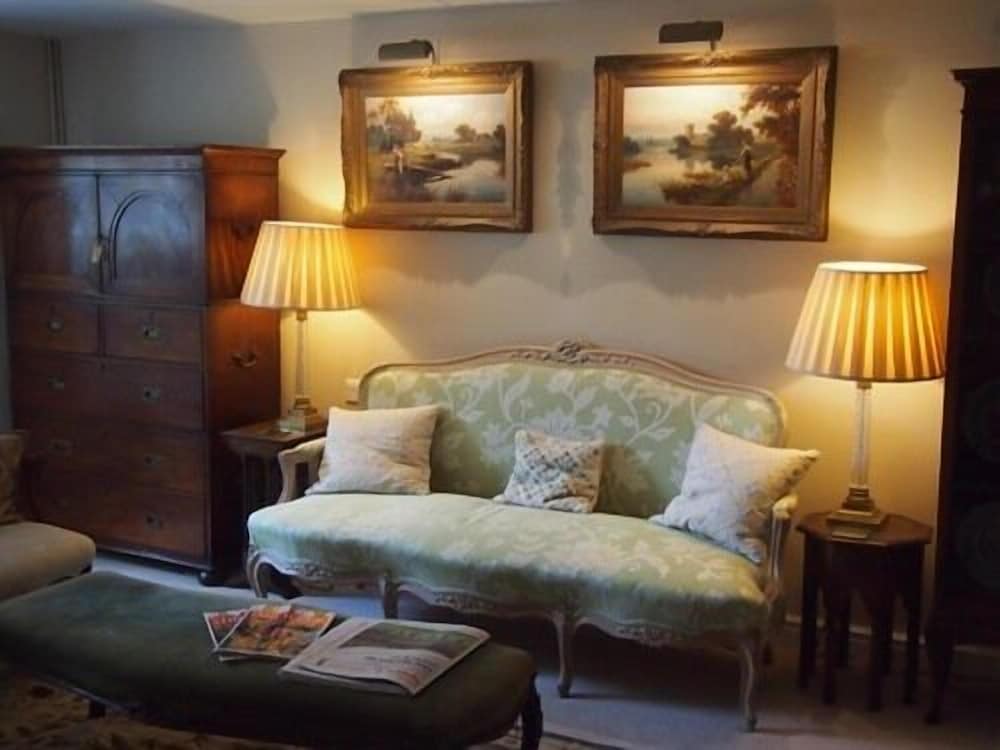 Clare Cottage 9/18