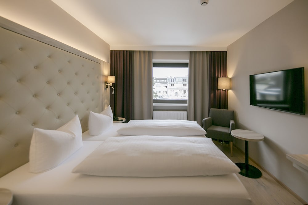 COMFORT, ECONOMY