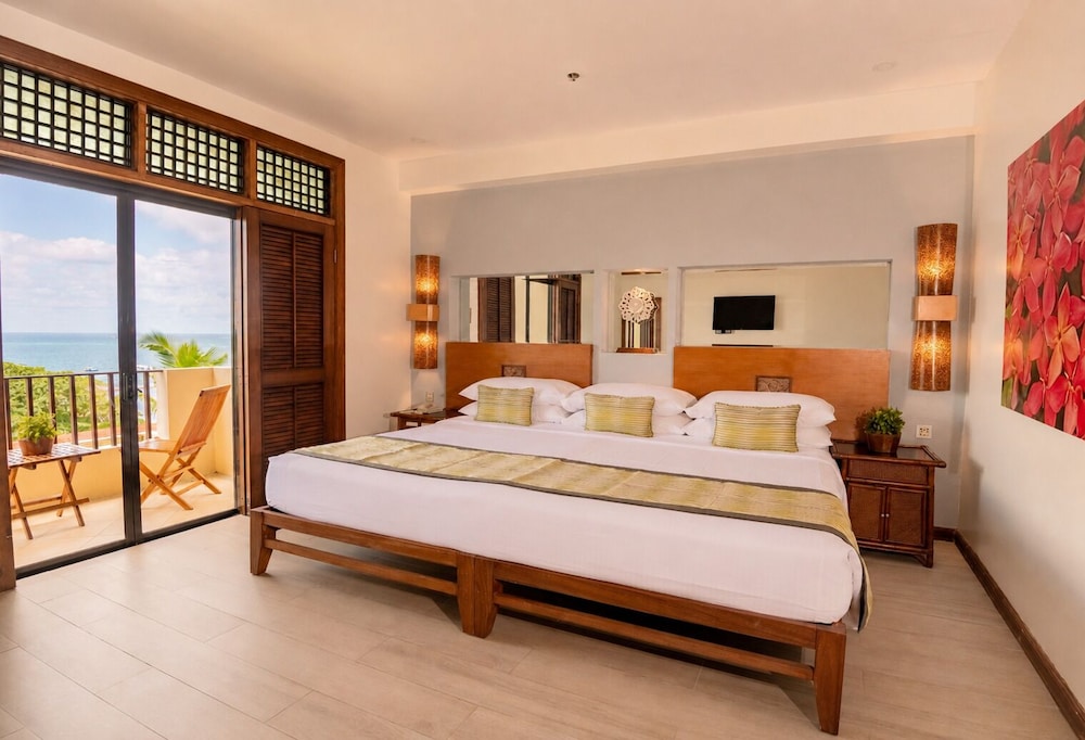 Costabella Tropical Beach Hotel 28/78