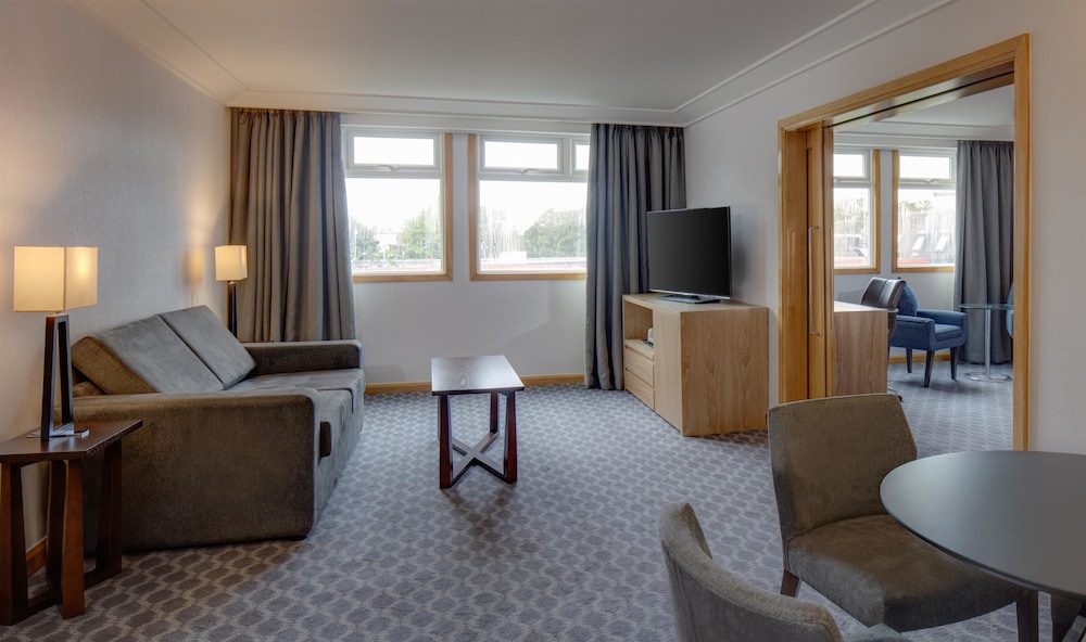 Hilton London Watford 36/54