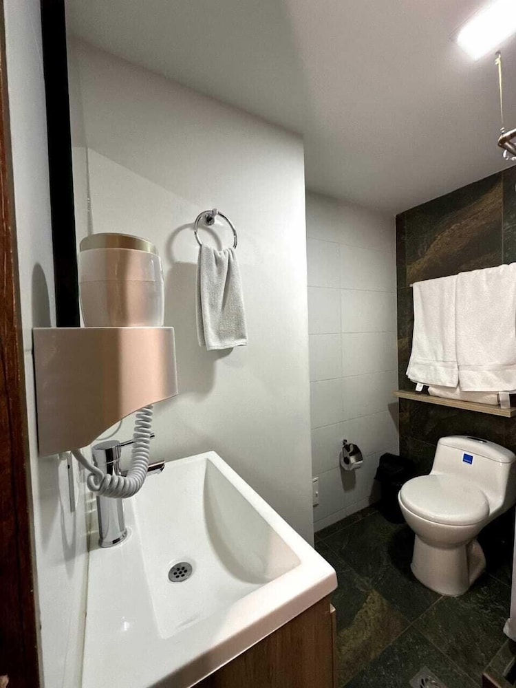 Hotel Zona Verde 35/43