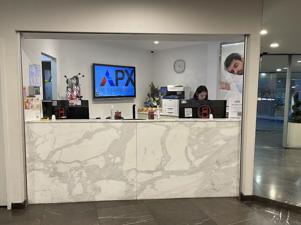 Apx World Square Apartments 7/52