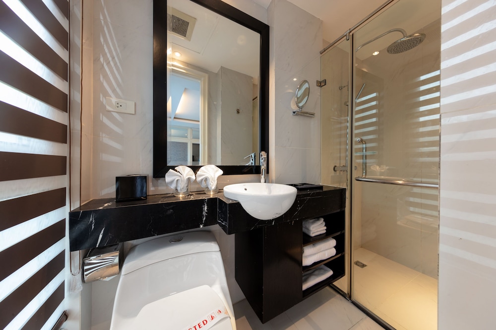 Classy Boutique Hotel 33/35