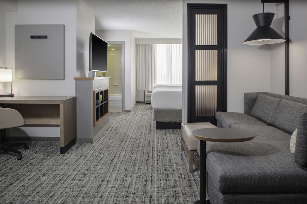 Hyatt Place Dallas/Arlington 40/59