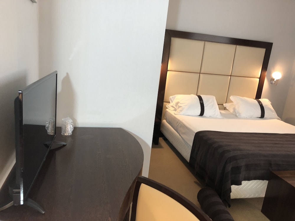 ITALIANA HOTELS COSENZA 10/45
