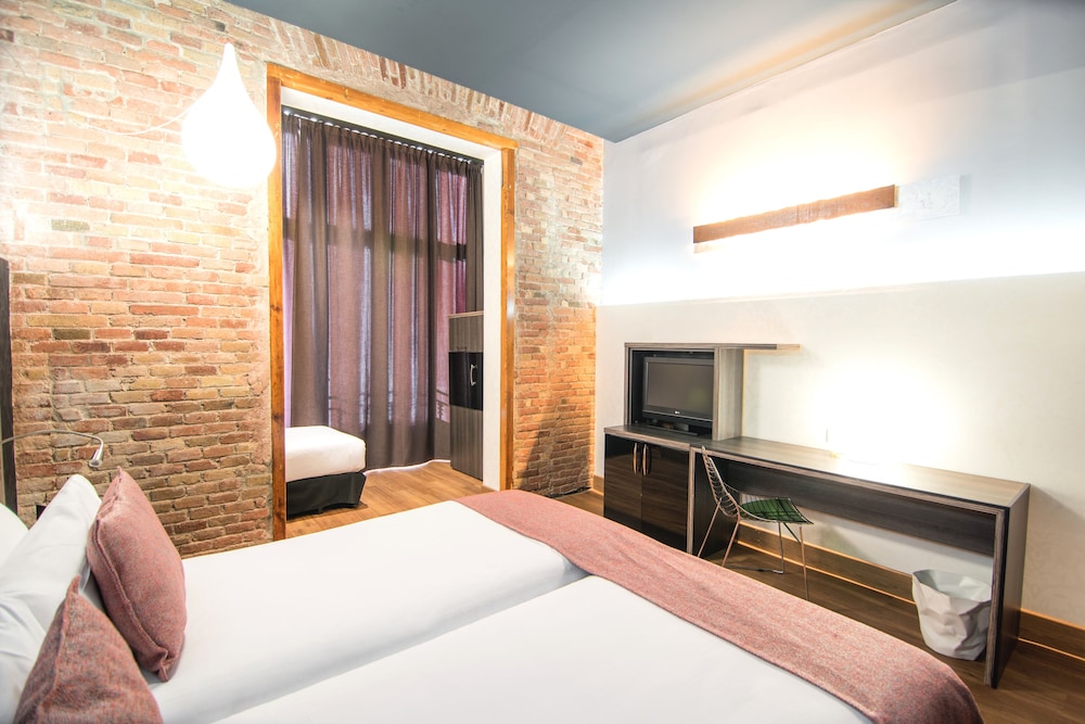 ROOM, TRIPLE