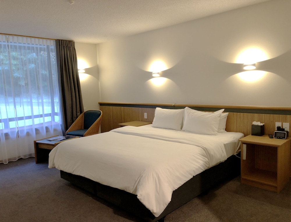 Swiss-Belresort and Villas Coronet Peak 18/65