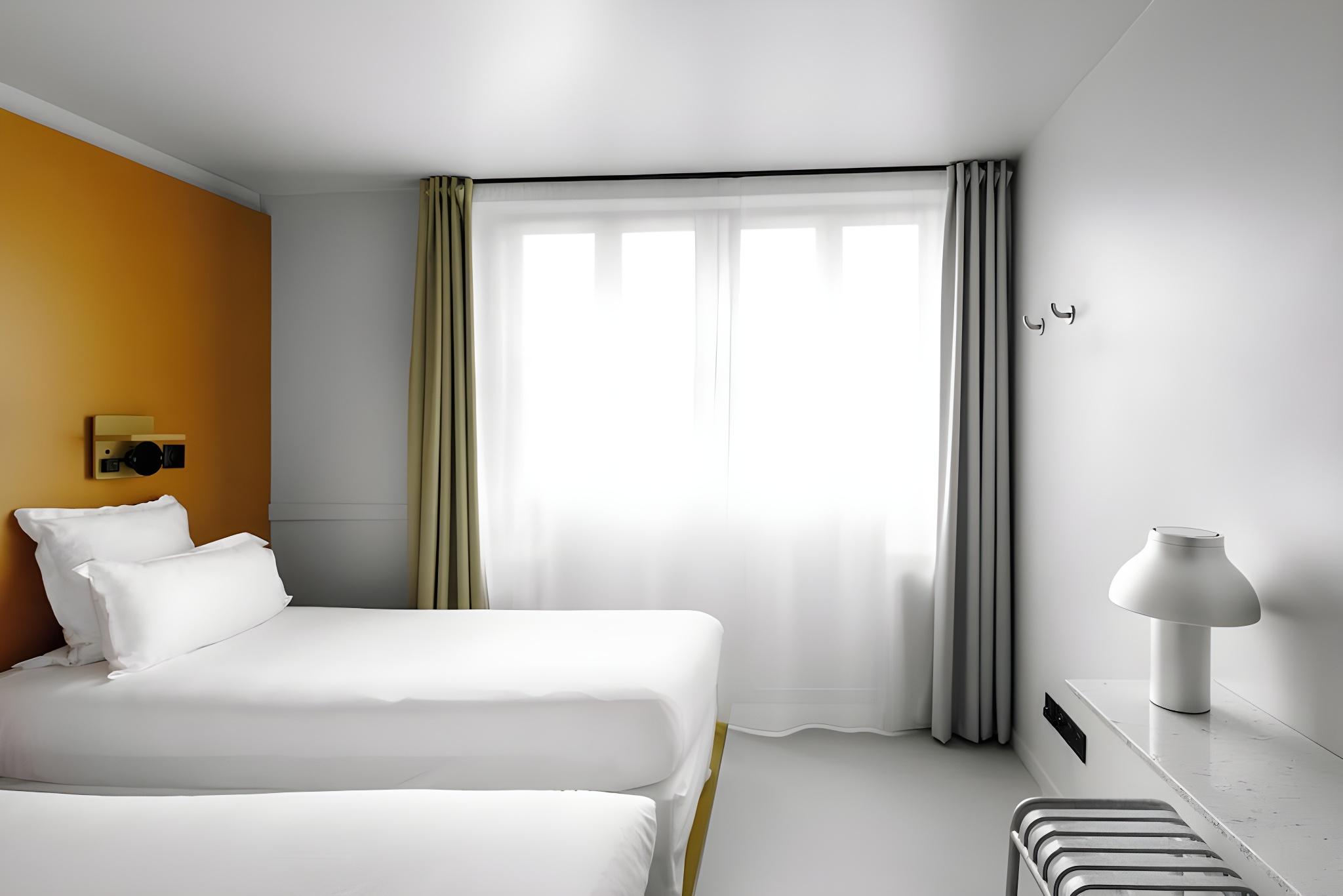 Room, King and Twin Beds