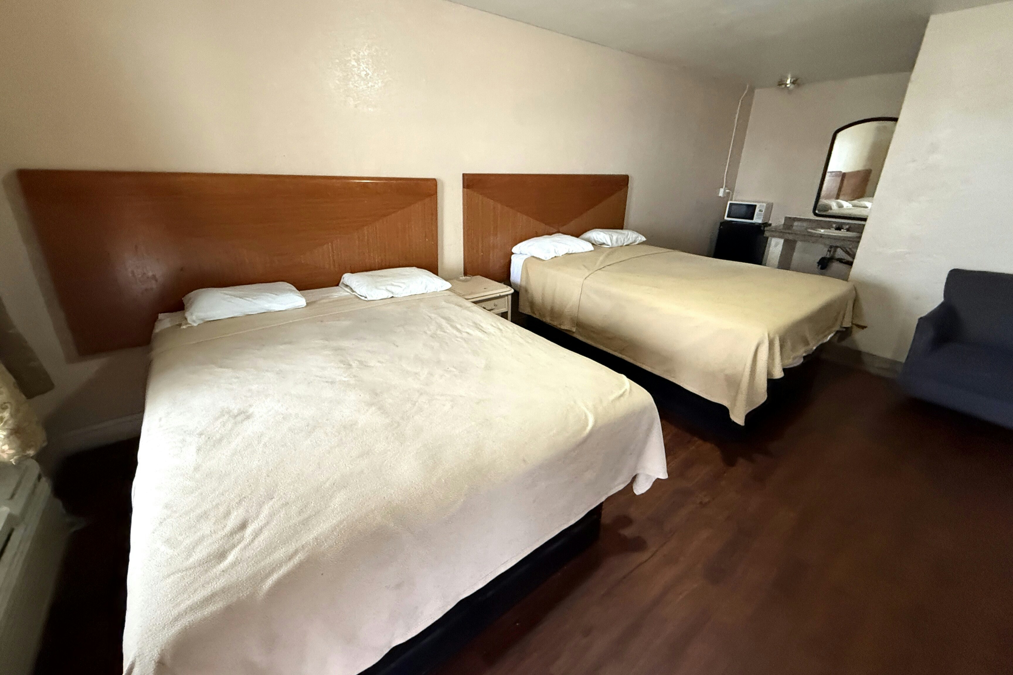 Gables Motel Near Fresno Yosemite 13/25