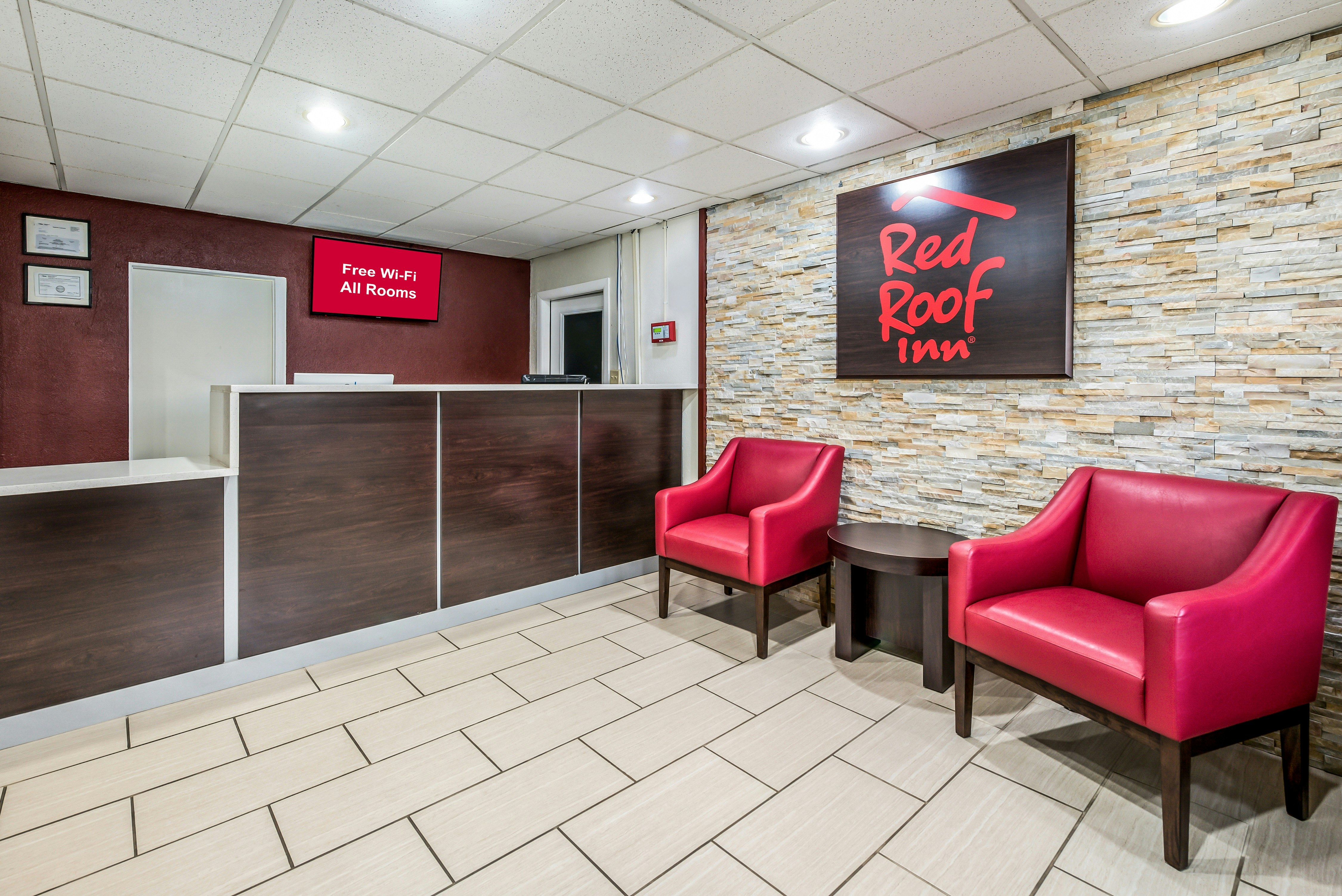 Red Roof Inn & Suites Wapakoneta 7/31