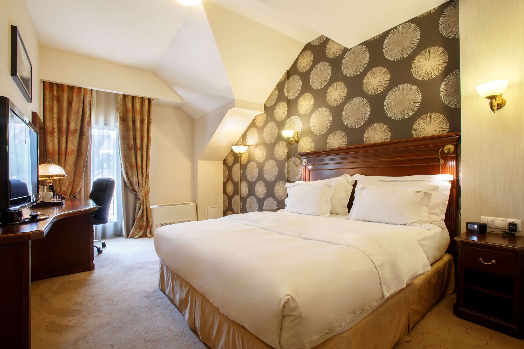 Room, King Bed, Citadel View
