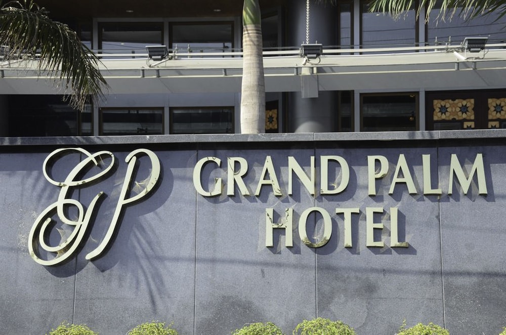 HOTEL dGATES in LAHORE
