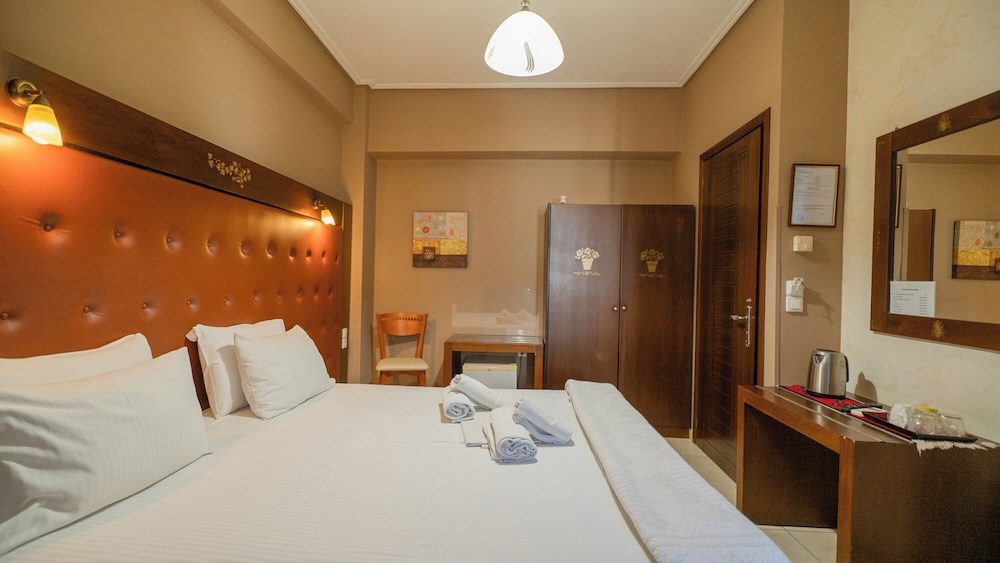 Room, Double Bed, Mountain View