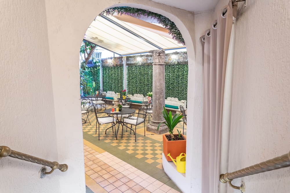 Hotel Medici 39/48