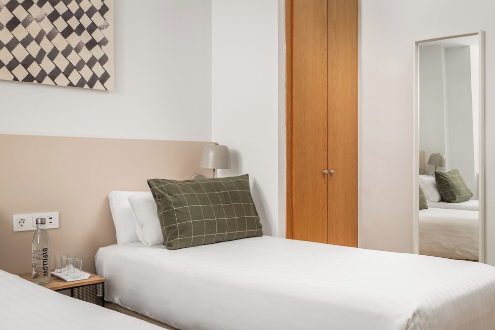 غرفة ثلاثية بثلاثة أسرّة، Hotel Margarit 9/10