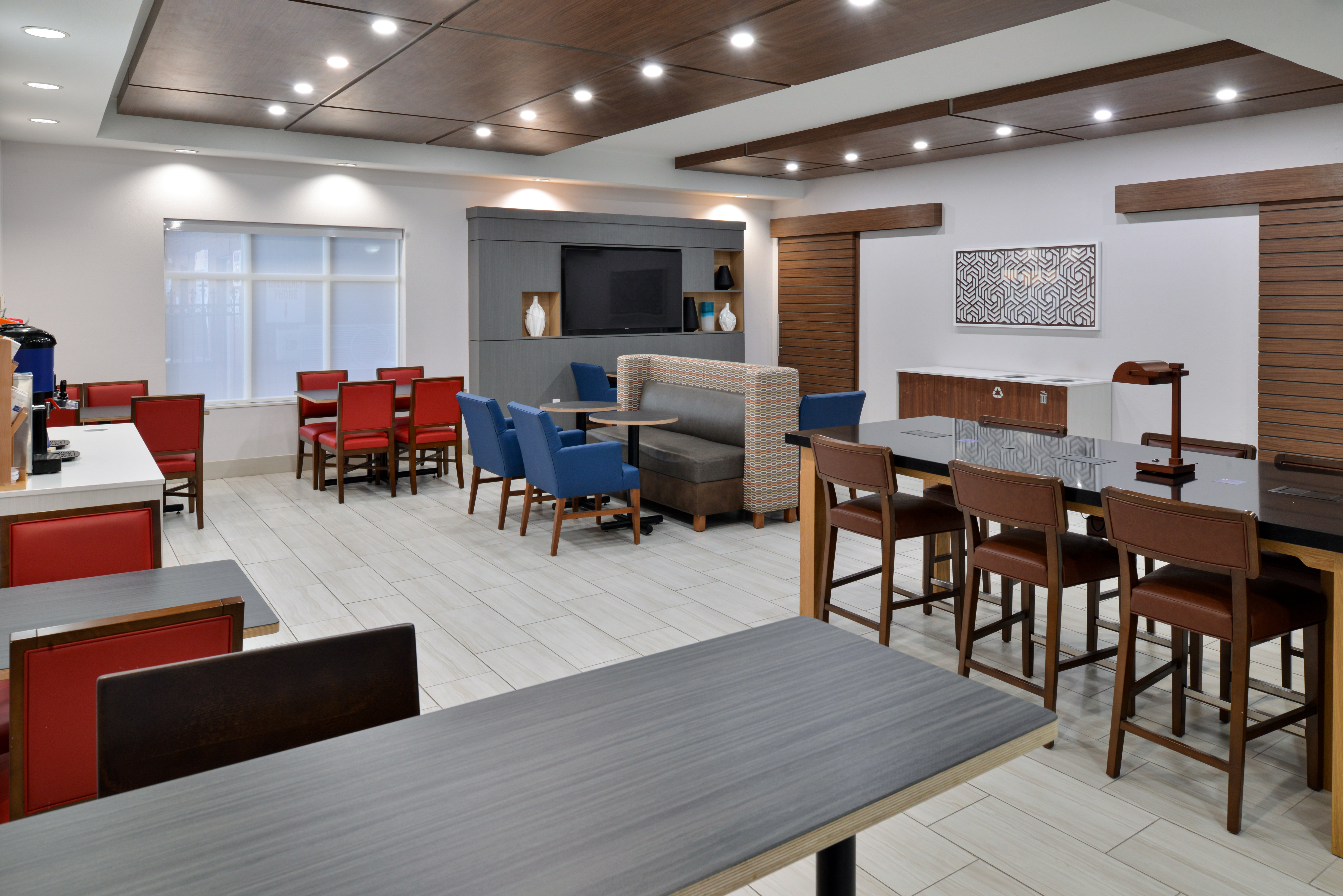 Holiday Inn Express & Suites Royse City - Rockwall, an IHG Hotel 46/70