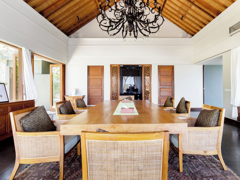 THE SHANTI RESIDENCE AND RESORT 48/66