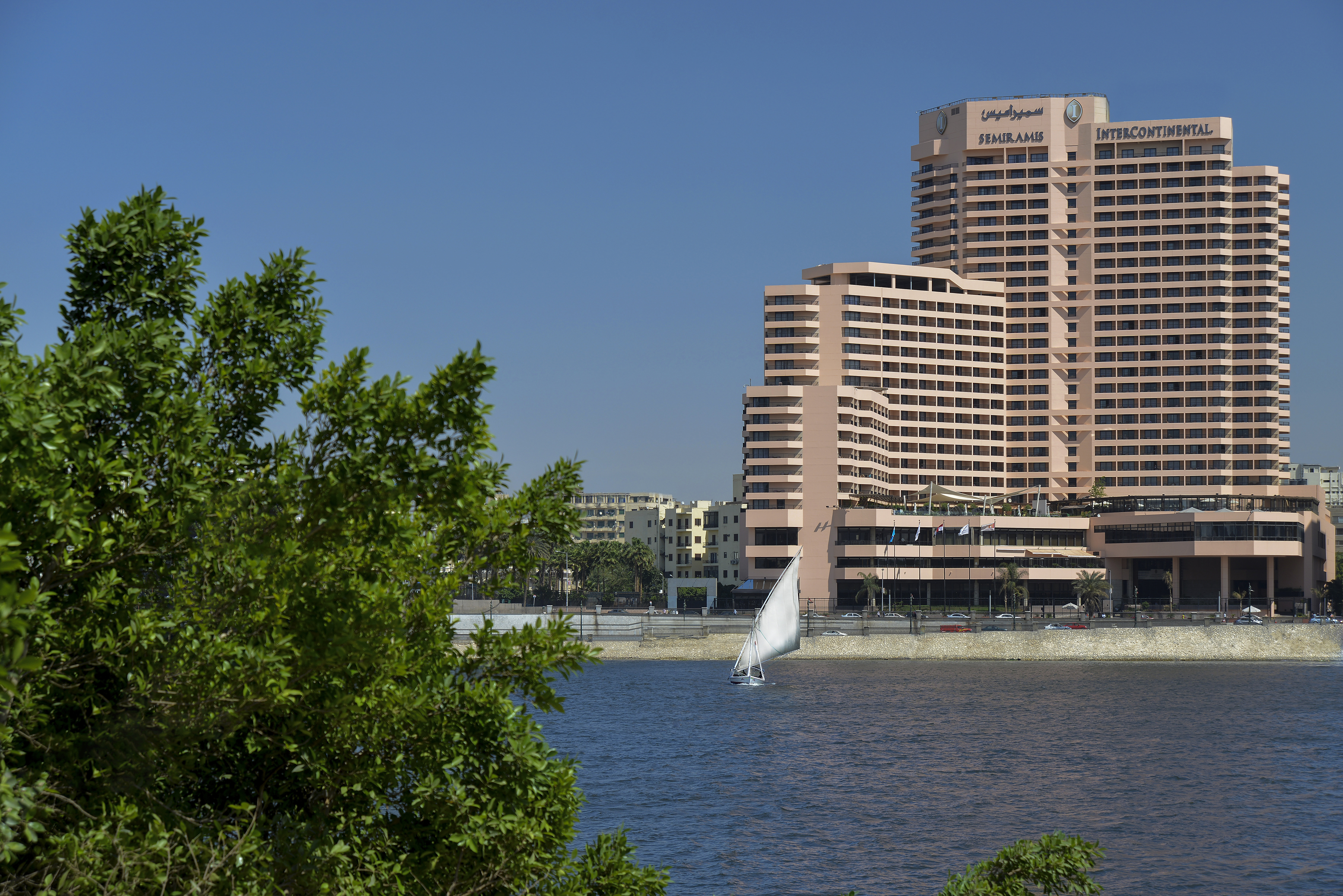 Semiramis Intercontinental Cairo 72/76