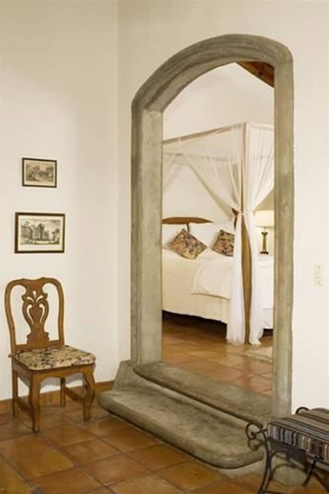 The Todos Santos Inn 51/83
