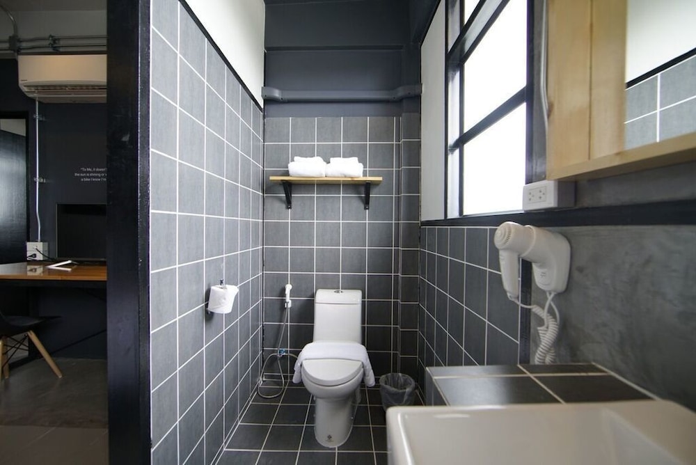 Blu Monkey Hub and Hotel Suratthani 43/50