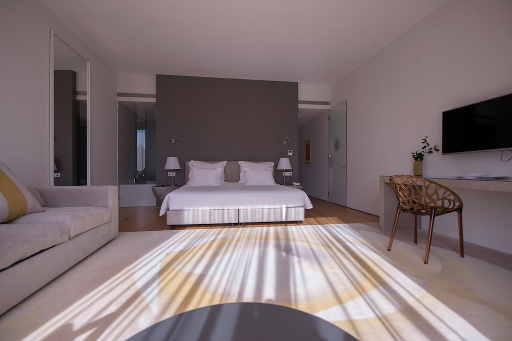 Camellia, Junior Suite, King Bed