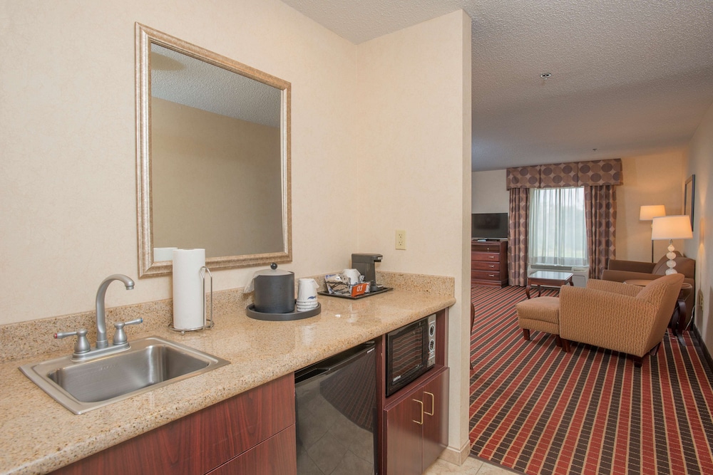 Hampton Inn & Suites Dayton-Airport 62/64